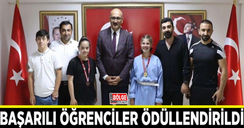 İpekyolu’nun başarılı öğrencileri ödüllendirildi