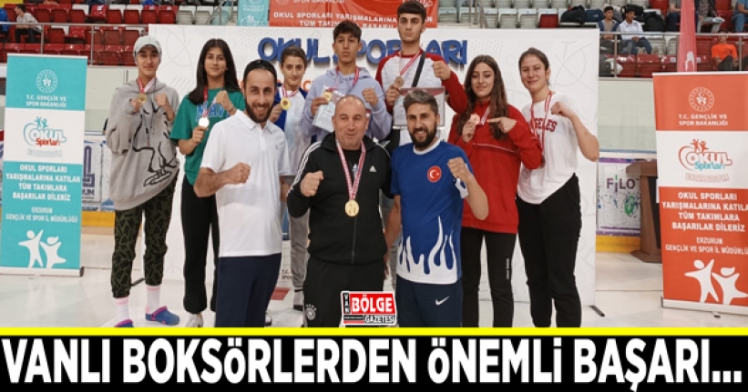 Vanlı boksörlerden önemli başarı…