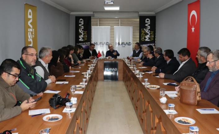 Van’da ‘Kariyer Planlama ve İngiltere’de Eğitim’ semineri