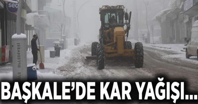 Başkale’de kar yağışı