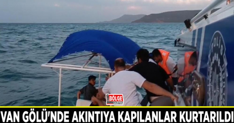 Van Gölü'nde akıntıya kapılanlar kurtarıldı