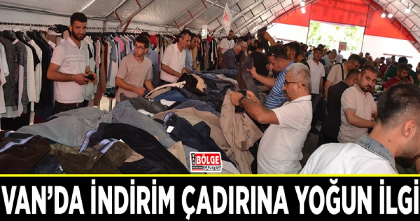 İndirim çadırına yoğun ilgi