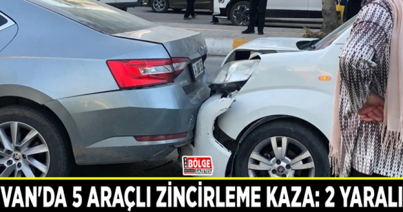 Van'da 5 araçlı zincirleme kaza: 2 yaralı