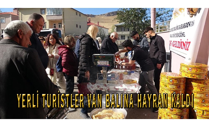 Van balına yerli turistlerden tam puan...