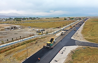 Eski Kale Yolu'nda asfalt çalışmaları...