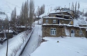 Bahçesaray’da kar kalınlığı 30 santimetreye ulaştı