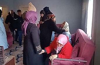 Muhtar Kıyatmaz yuvasını depremzede aileye açtı