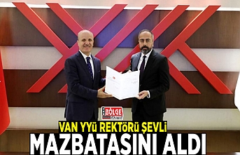 ​Van YYÜ Rektörü Şevli, mazbatasını aldı