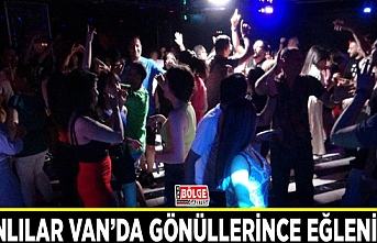 İranlılar Van’da gönüllerince eğleniyor