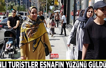 İranlı turistler esnafın yüzünü güldürdü