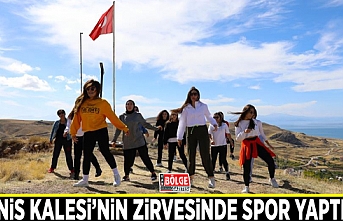 Ayanis Kalesi’nin zirvesinde spor yaptılar