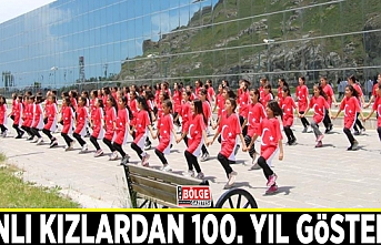 Vanlı kızlardan 100. yıl gösterisi