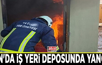 Van'da iş yeri deposunda yangın