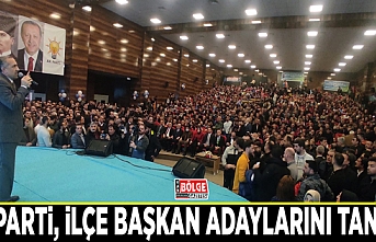 AK Parti, ilçe başkan adaylarını tanıttı