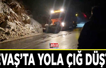 Gevaş’ta yola çığ düştü