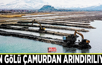 Van Gölü çamurdan arındırılıyor