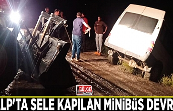 Özalp'ta sele kapılan minibüs devrildi