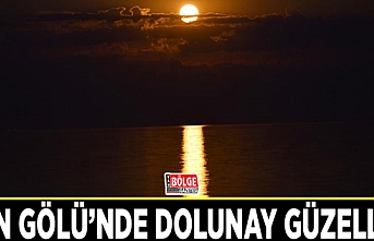 Van Gölü’nde dolunay güzelliği