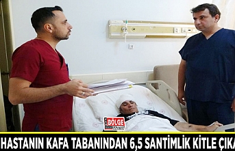 Vanlı hastanın kafa tabanından 6,5 santimlik kitle çıkarıldı