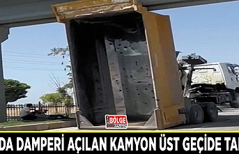 Van'da damperi açılan kamyon üst geçide takıldı