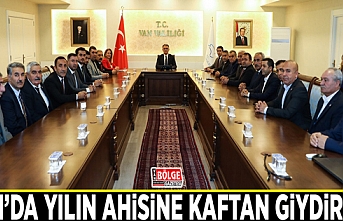 Van’da yılın ahisine kaftan giydirildi