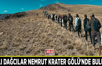 Vanlı dağcılar Nemrut Krater Gölü'nde buluştu