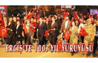 Erciş'te, Cumhuriyet'in 100.Yılı yürüyüşü...