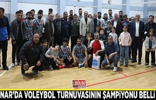 Gürpınar’da voleybol turnuvasının şampiyonu...