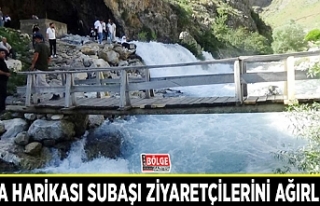 Doğa harikası subaşı ziyaretçilerini ağırlıyor